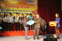 Chương trình “Mùa đông ấm và tặng vé xe về tết cho HS-SV nghèo vượt khó xuân Bính Thân 2016