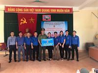 Đoàn trường phối hợp tặng 01 sân vui chơi dành cho thanh thiếu nhi tại xã Mỹ Sơn – huyện Đô Lương