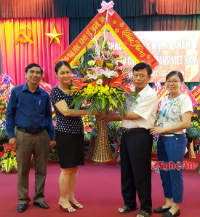 Đại học Kinh tế Nghệ An chúc mừng Báo Nghệ An nhân dịp kỷ niệm 90 năm ngày Báo chí Cách mạng Việt Nam.