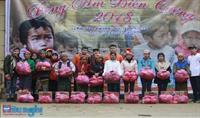 Sinh viên Đại học Kinh tế Nghệ An mang “Đông ấm biên cương” tới đồng bào nghèo vùng cao