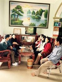 Tham gia chăm sóc, phụng dưỡng “Bà mẹ Việt Nam anh hùng”