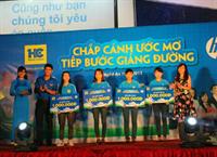 Trao học bổng “Chắp cánh ước mơ, tiếp bước giảng đường”
