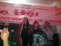 Trung tâm Ngoại ngữ – Tin học và HTĐT  tổ chức Dạ hội mừng Xuân Ất Mùi và ngày quốc tế phụ nữ 8/3