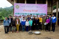 Trường Đại học Kinh tế Nghệ An: Tặng quà cho các hộ gia đình có hoàn cảnh khó khăn tại xã Châu Thôn – Quế Phong.