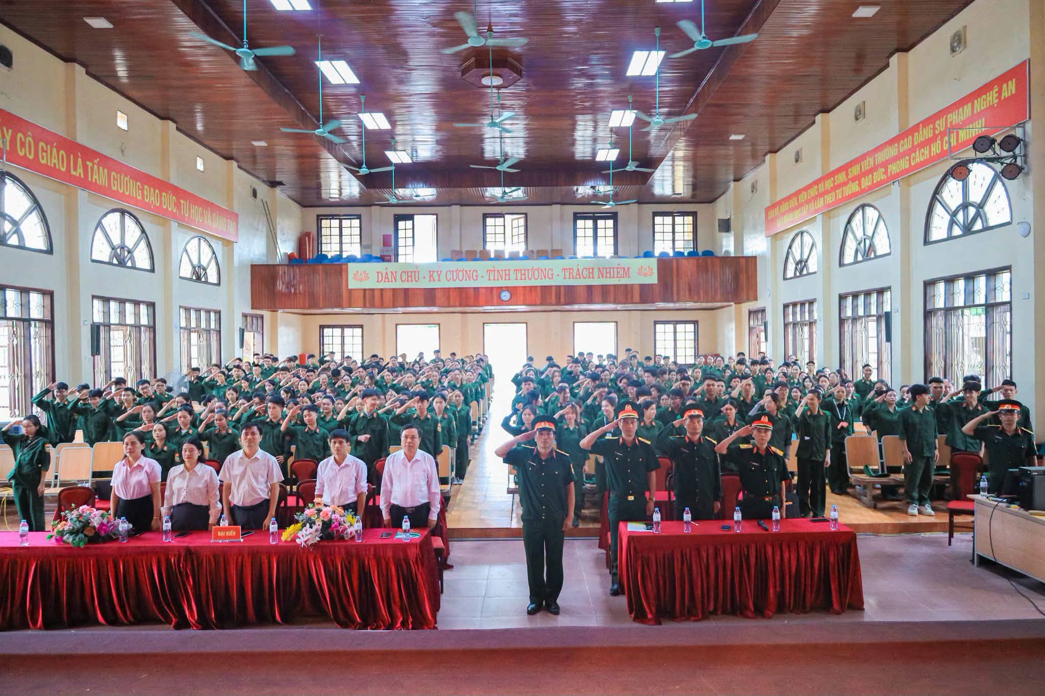 Khởi hành khoá học Quốc phòng an ninh cùng K11 – Khoa Kế toán – Kiểm toán