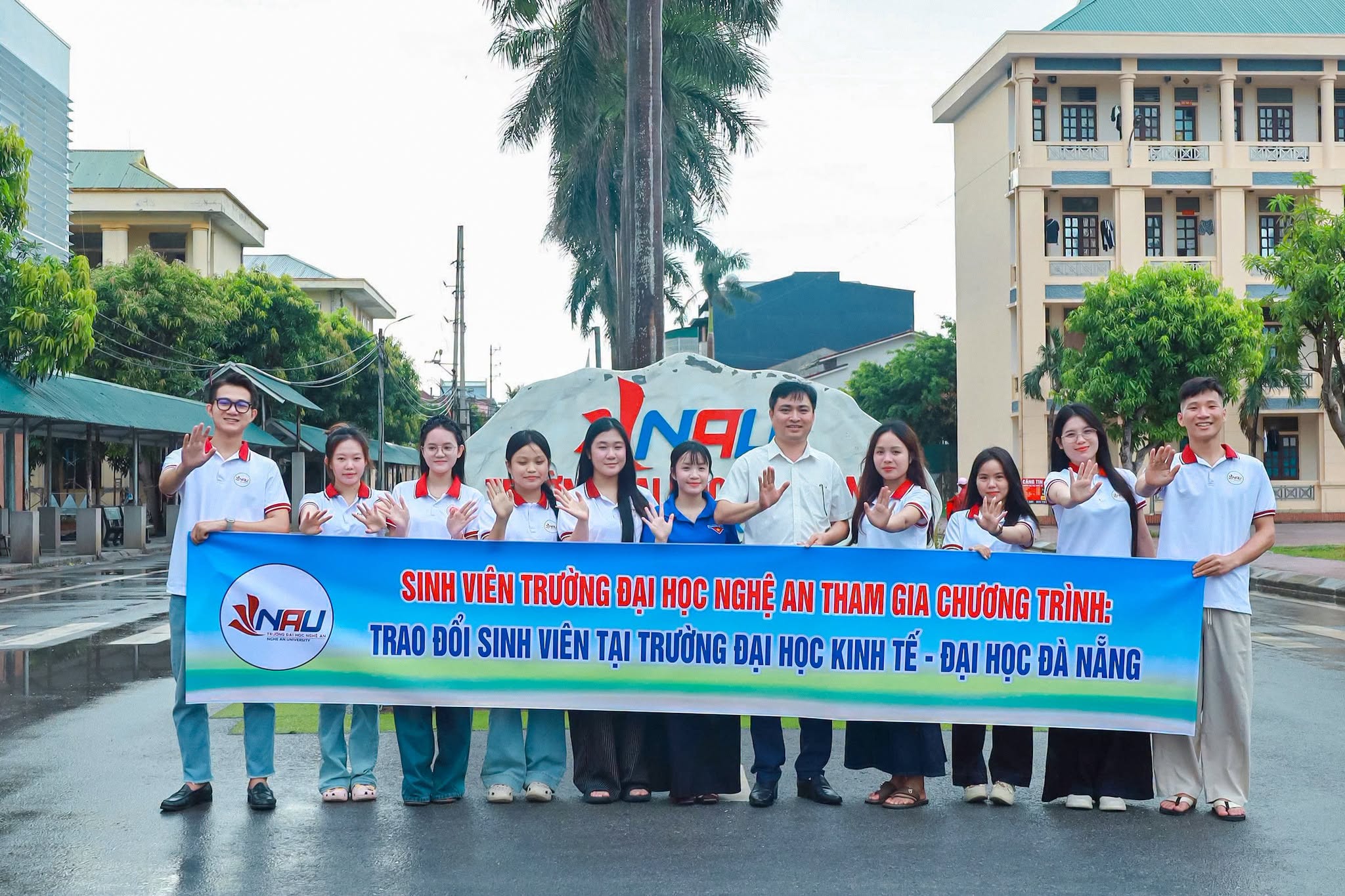Gặp mặt đoàn sinh viên tham gia chương trình học tập và trải nghiệm tại Trường Đại học Kinh tế – Đại học Đà Nẵng