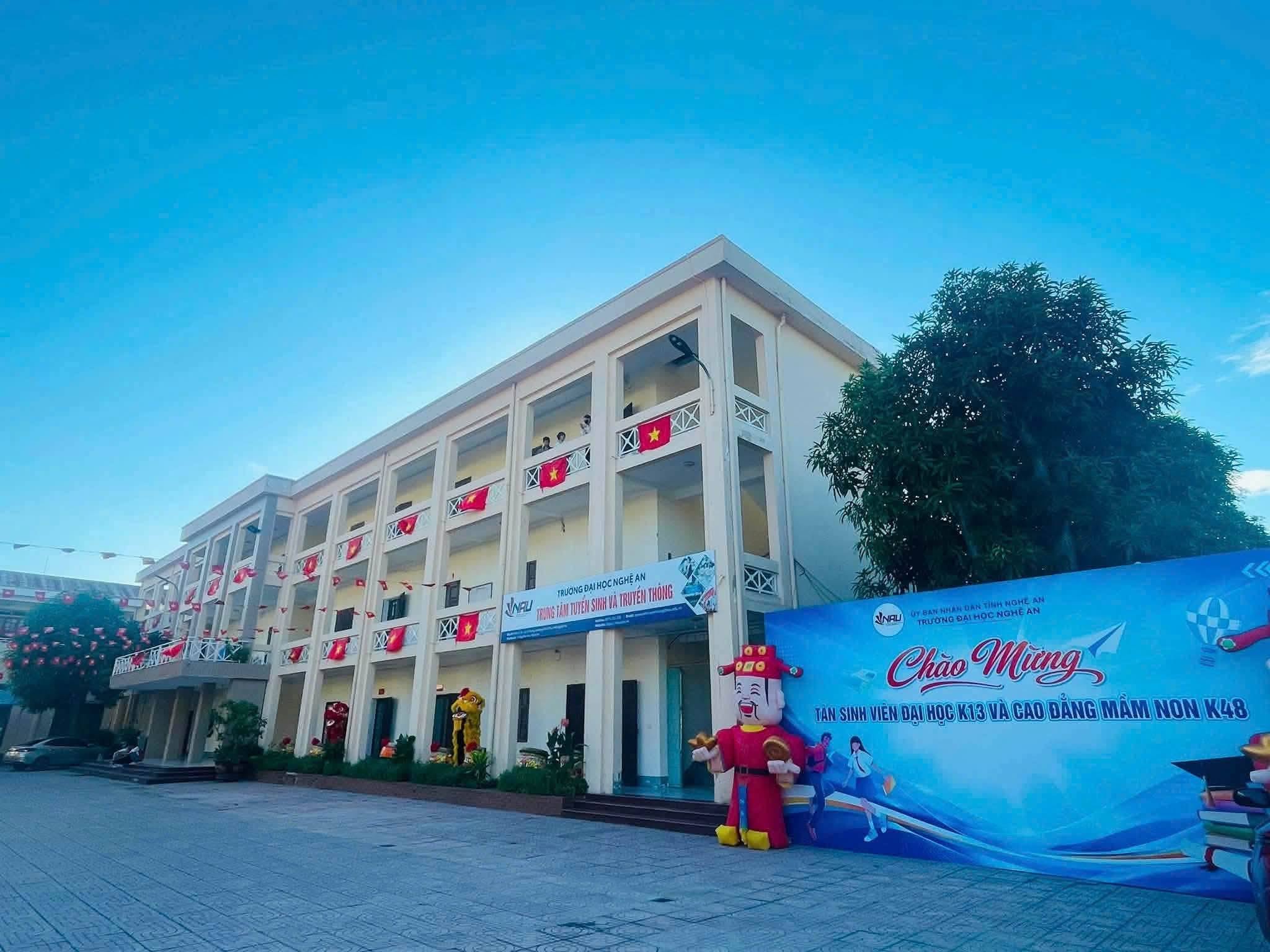 KHOA KINH TẾ – QUẢN TRỊ KINH DOANH TIẾP TỤC CHÀO ĐÓN TÂN SINH VIÊN K13