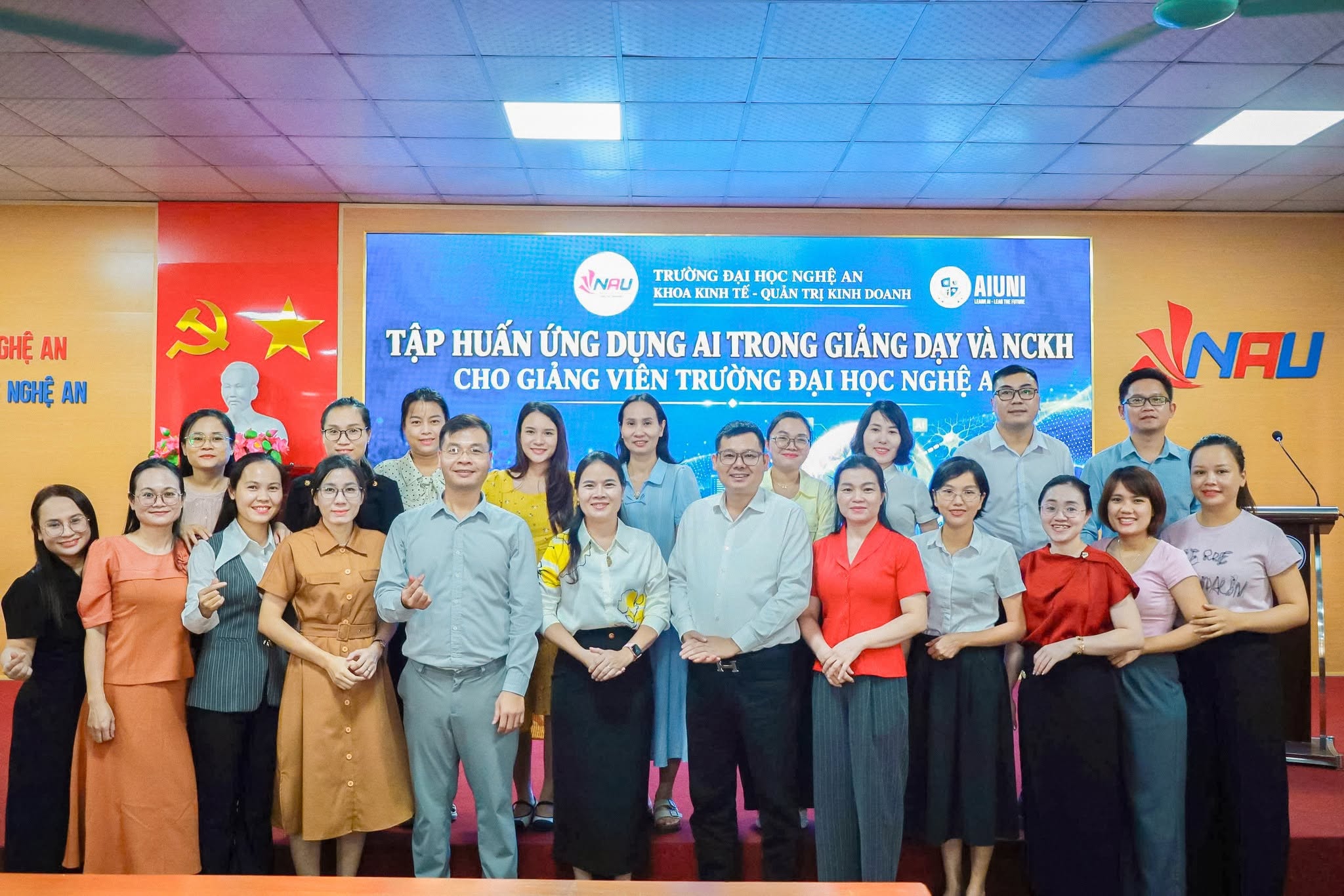KHOA KINH TẾ – QUẢN TRỊ KINH DOANH TỔ CHỨC TẬP HUẤN ỨNG DỤNG AI TRONG GIẢNG DẠY, NGHIÊN CỨU KHOA HỌC VÀ CÔNG TÁC CHUYÊN MÔN