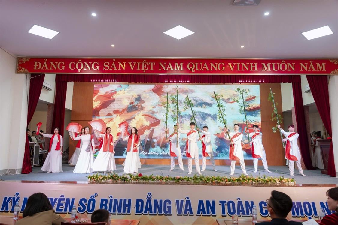 Học Tài chính – Ngân hàng tại NAU – Lý thuyết gắn liền thực hành, thực tiễn, trải nghiệm doanh nghiệp