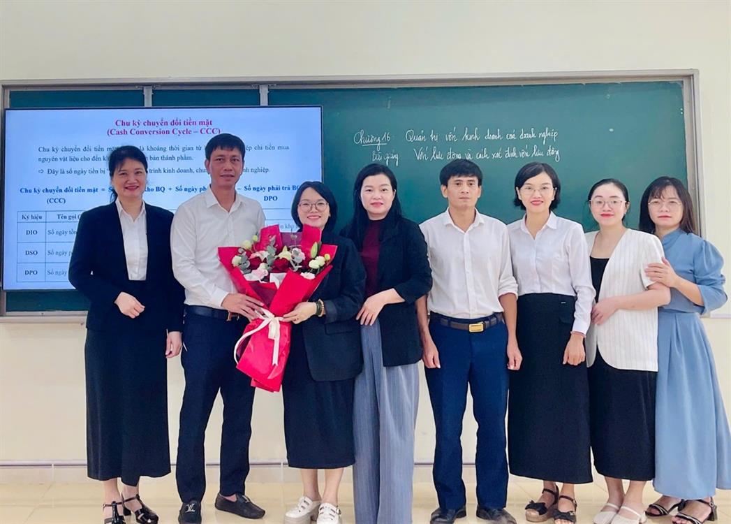 Khoa Tài chính – Ngân hàng đổi mới phương pháp giảng dạy, góp phần vào thành công của Hội giảng chào mừng ngày nhà giáo Việt Nam 20/11