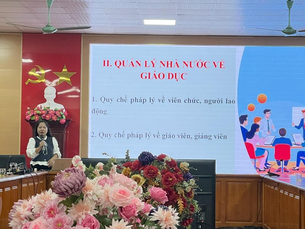 Tập huấn về luật trẻ em và quản lý nhà nước về giáo dục cho đội ngũ  giáo viên các trường Thực hành Sư phạm thuộc Trường Đại học Nghệ An