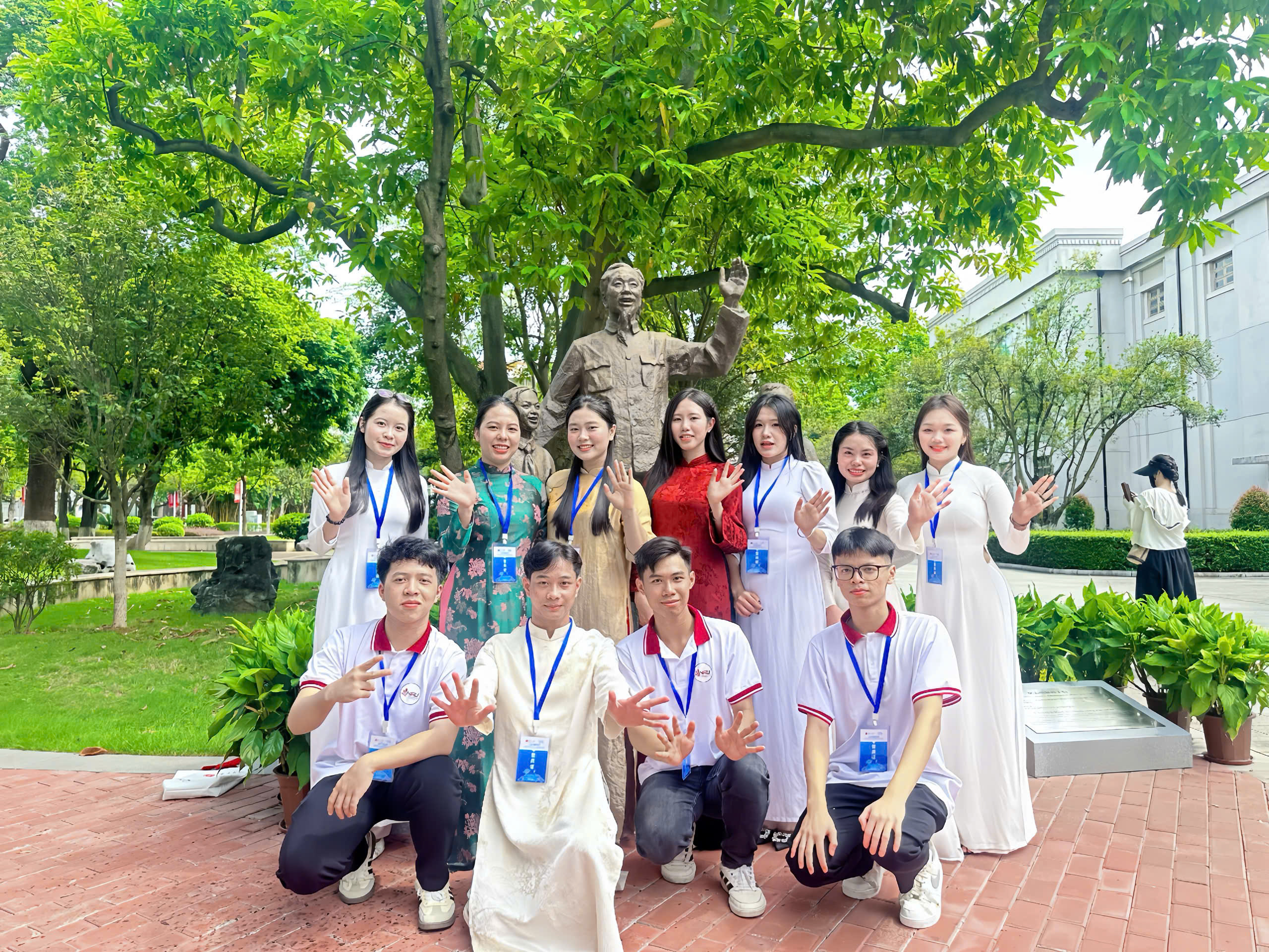 Sinh viên Khoa CNTT – NAU rạng rỡ trải nghiệm học thuật và công nghệ tại Đại học Quảng Tây (Trung Quốc)