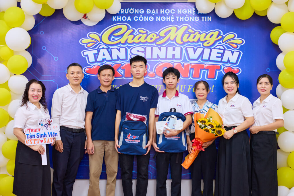 RỘN RÀNG KHÔNG KHÍ NHẬP HỌC CỦA TÂN SINH VIÊN K13 TẠI KHOA CÔNG NGHỆ THÔNG TIN – NAU