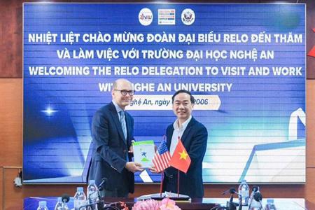TRƯỜNG ĐẠI HỌC NGHỆ AN LÀM VIỆC VỚI VĂN PHÒNG TIẾNG ANH KHU VỰC – ĐẠI SỨ QUÁN HOA KỲ TẠI VIỆT NAM
