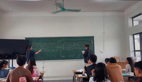 KHOA TIỂU HỌC TRƯỜNG ĐẠI HỌC NGHỆ AN  NHỮNG GIỜ NGOẠI KHÓA ĐẶC BIỆT VÀ NHỊP CẦU HỮU NGHỊ VIỆT – LÀO