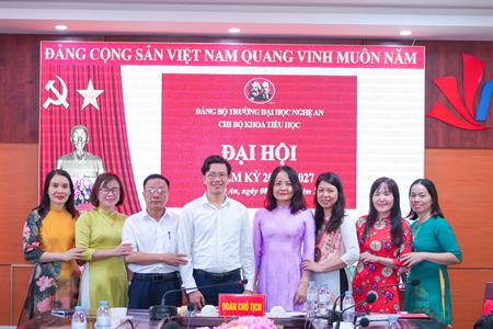 CHI BỘ KHOA TIỂU HỌC TỔ CHỨC THÀNH CÔNG ĐẠI HỘI CHI BỘ NHIỆM KỲ 2025-2027