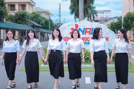 NGÀNH GIÁO DỤC TIỂU HỌC – TRƯỜNG ĐẠI HỌC NGHỆ AN TIẾP NỐI TRUYỀN THỐNG 65 NĂM – ĐỔI MỚI ĐÀO TẠO ĐÁP ỨNG YÊU CẦU KỶ NGUYÊN SỐ