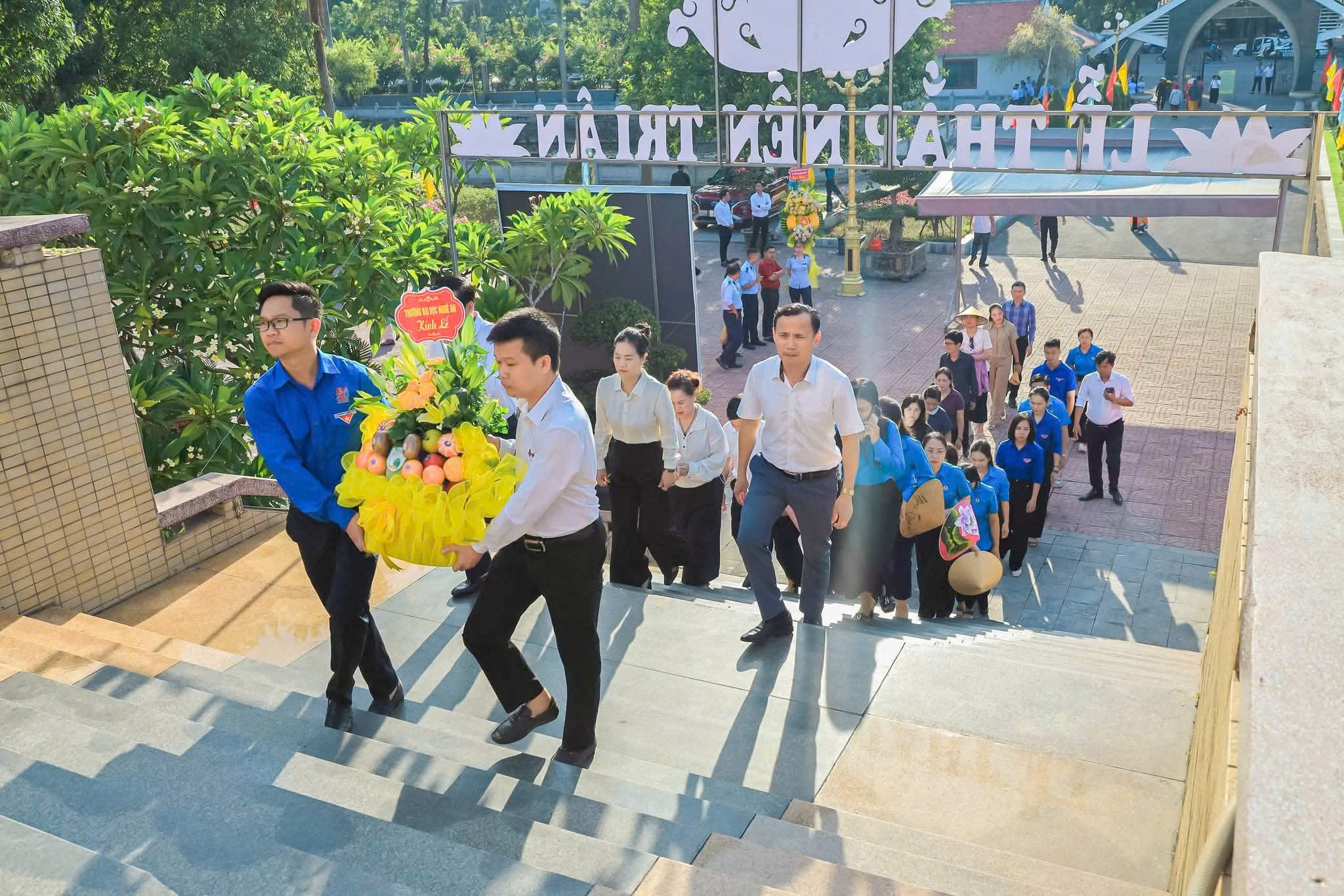 TRI ÂN ĐỂ TIẾP BƯỚC – TỰ HÀO TRUYỀN THỐNG, VỮNG BƯỚC TƯƠNG LAI