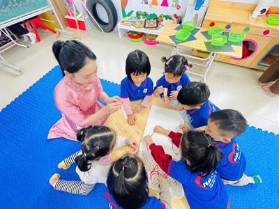 Khi sinh viên là “đạo diễn” – Trẻ thơ là “trung tâm”: Những giờ thực hành đầy năng lượng!