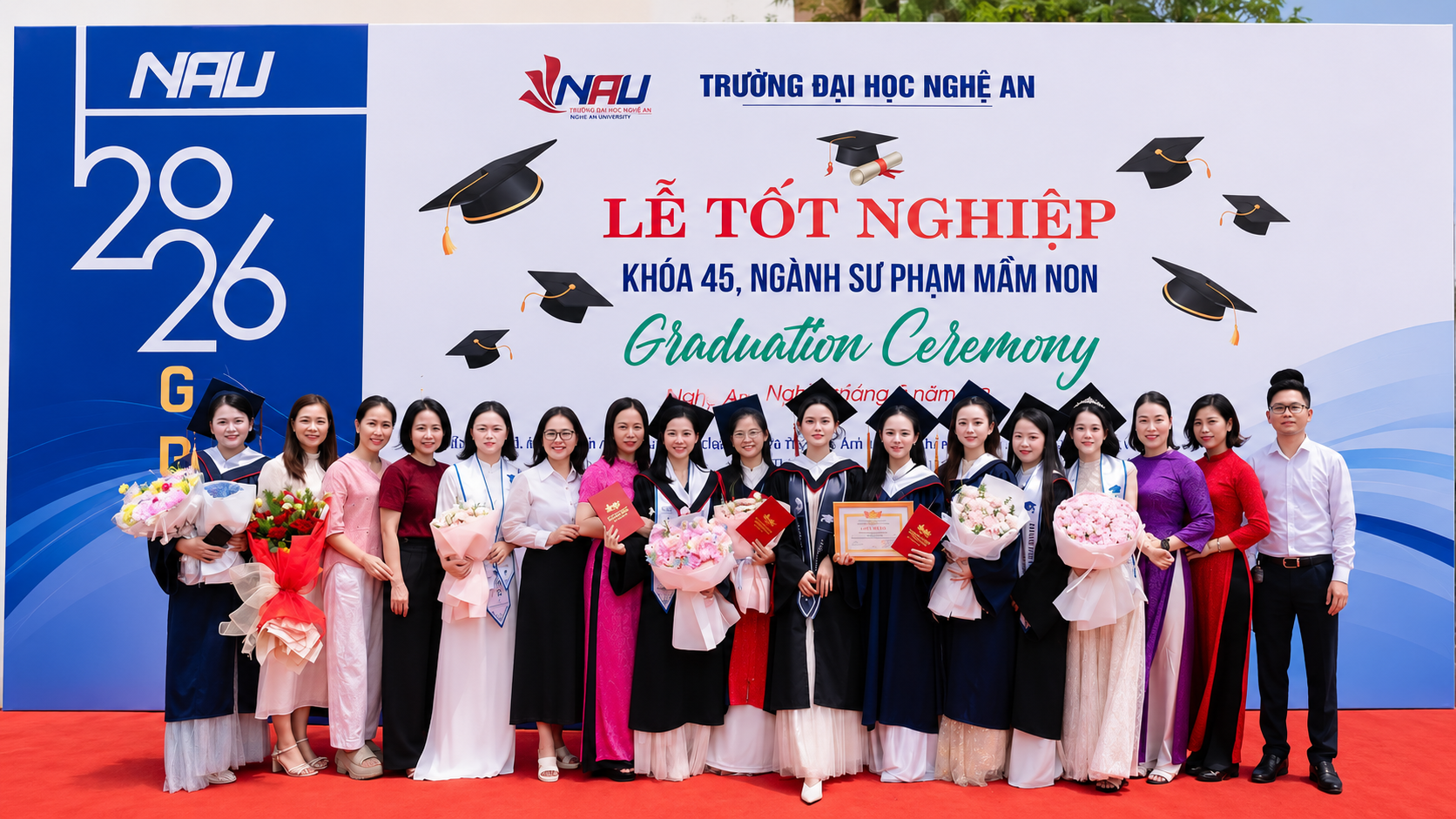 KHÉP LẠI HÀNH TRÌNH THANH XUÂN RỰC RỠ: KHOA MẦM NON TRƯỜNG ĐẠI HỌC NGHỆ AN TỔ CHỨC LỄ TRAO BẰNG TỐT NGHIỆP CHO SINH VIÊN K45
