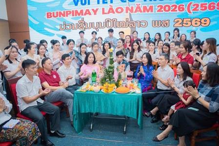 Đón Tết Bunpimay gắn kết trái tim sinh viên Việt – Lào